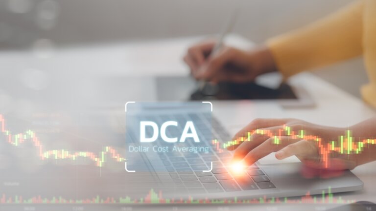 Businesswomen,Use,Laptops,And,The,Dca,Dollar,Cost,Average,Word