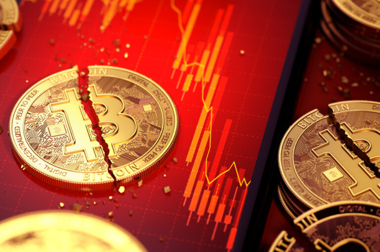 Close-up,Shot,Of,Broken,Bitcoin,Split,In,Two,Pieces,Laying