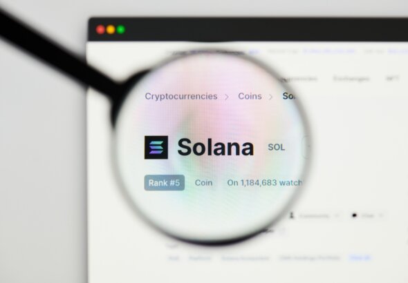 Milan,,Italy,-,January,11,,2022:,Solana,-,Sol,Website's