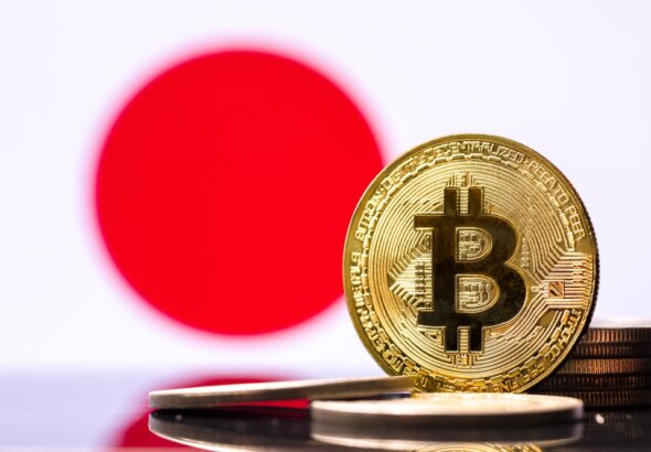 Gold,Metal,Coin,Bitcoin,On,The,Background,Of,The,Flag